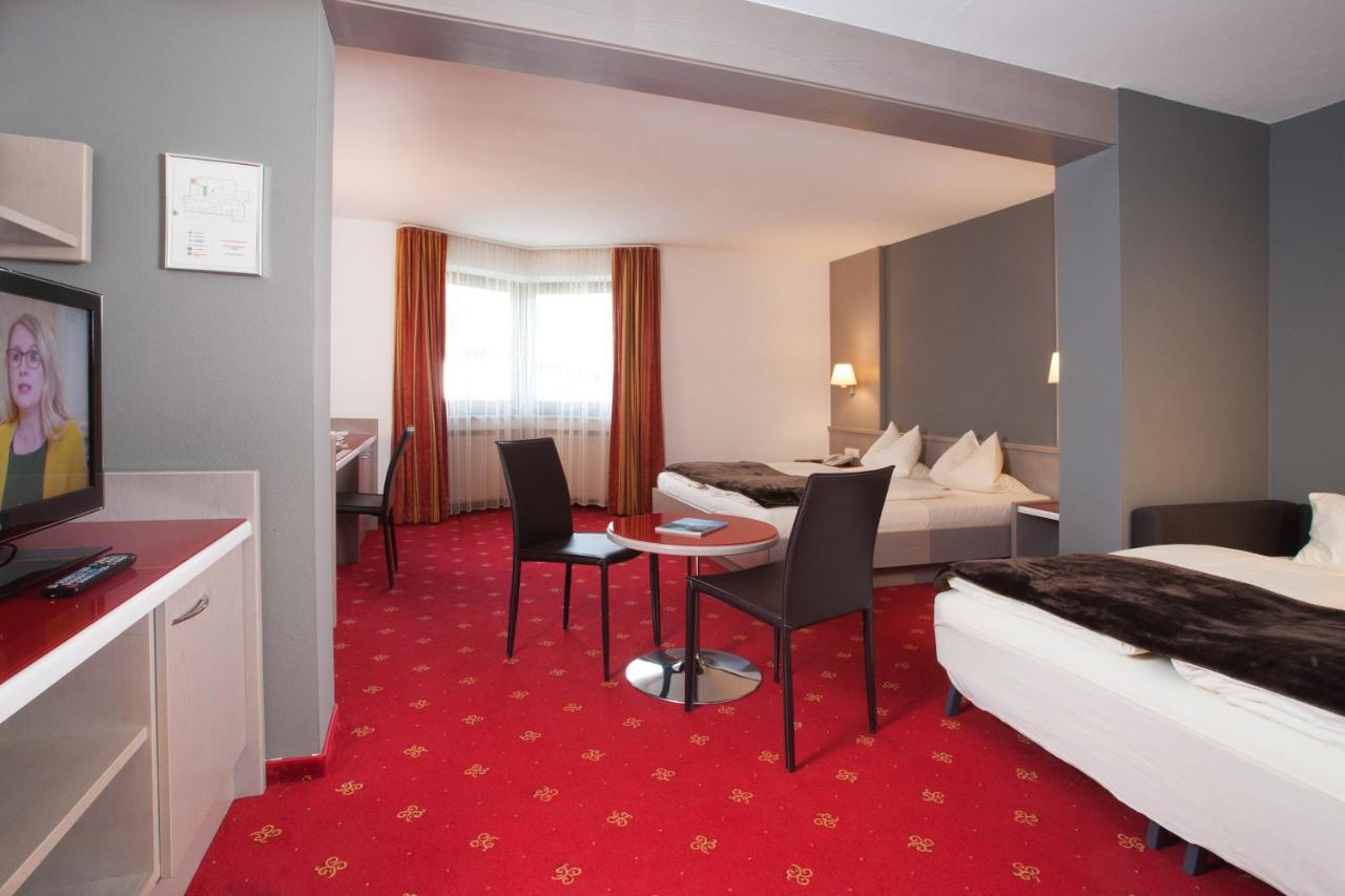 Hotel Bruno Fügen Exteriör bild