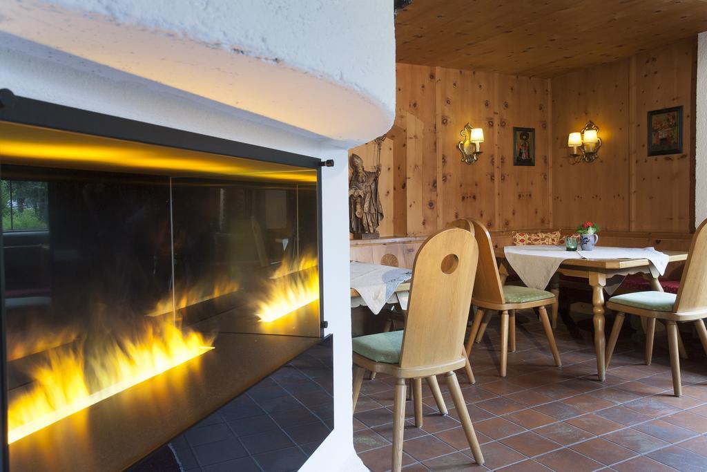 Hotel Bruno Fügen Exteriör bild