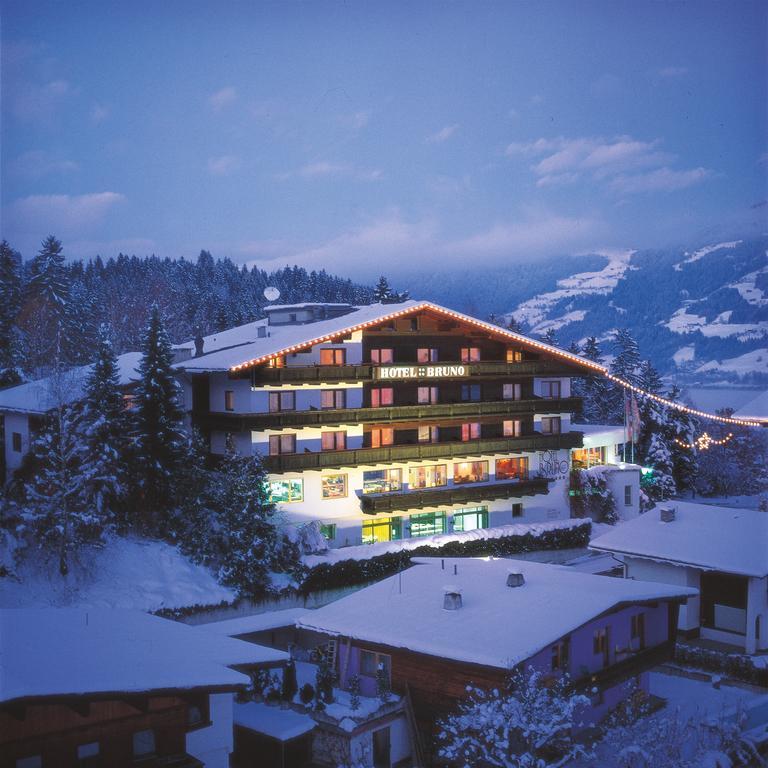Hotel Bruno Fügen Exteriör bild