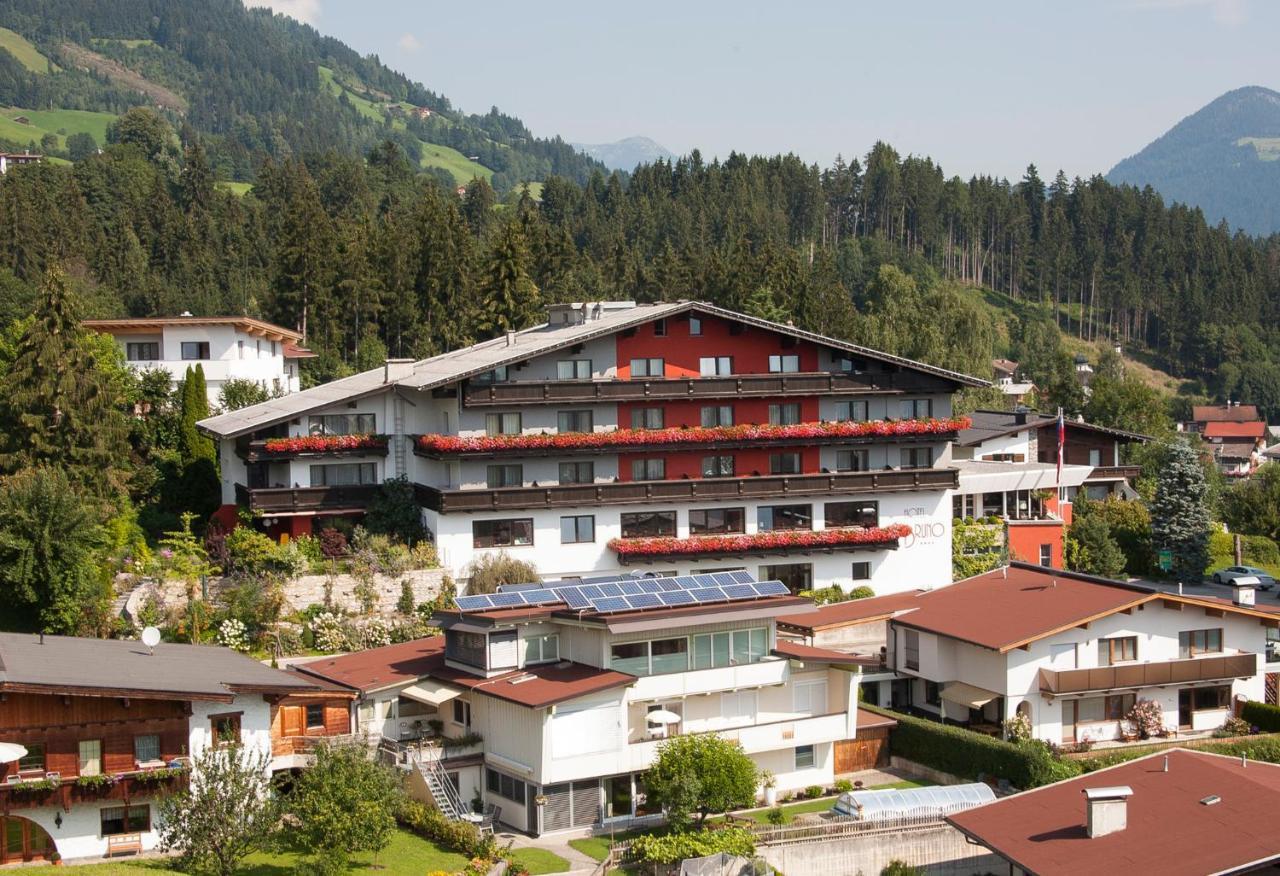 Hotel Bruno Fügen Exteriör bild